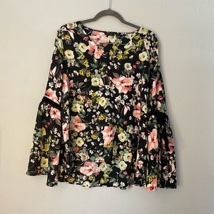 Halogen bell sleeve floral blouse